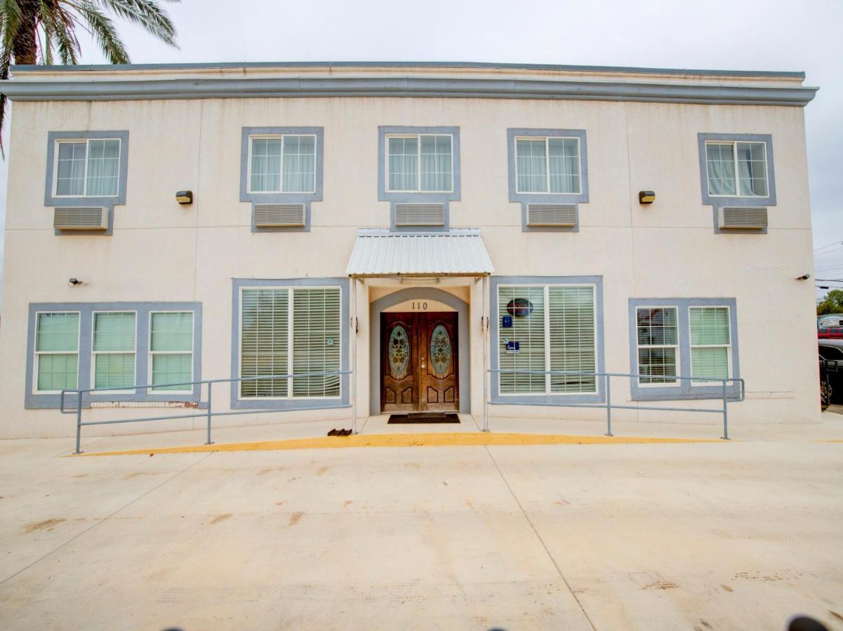 Hotel Dilley Grand 外观 照片