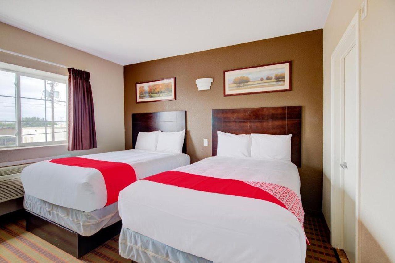 Hotel Dilley Grand 外观 照片