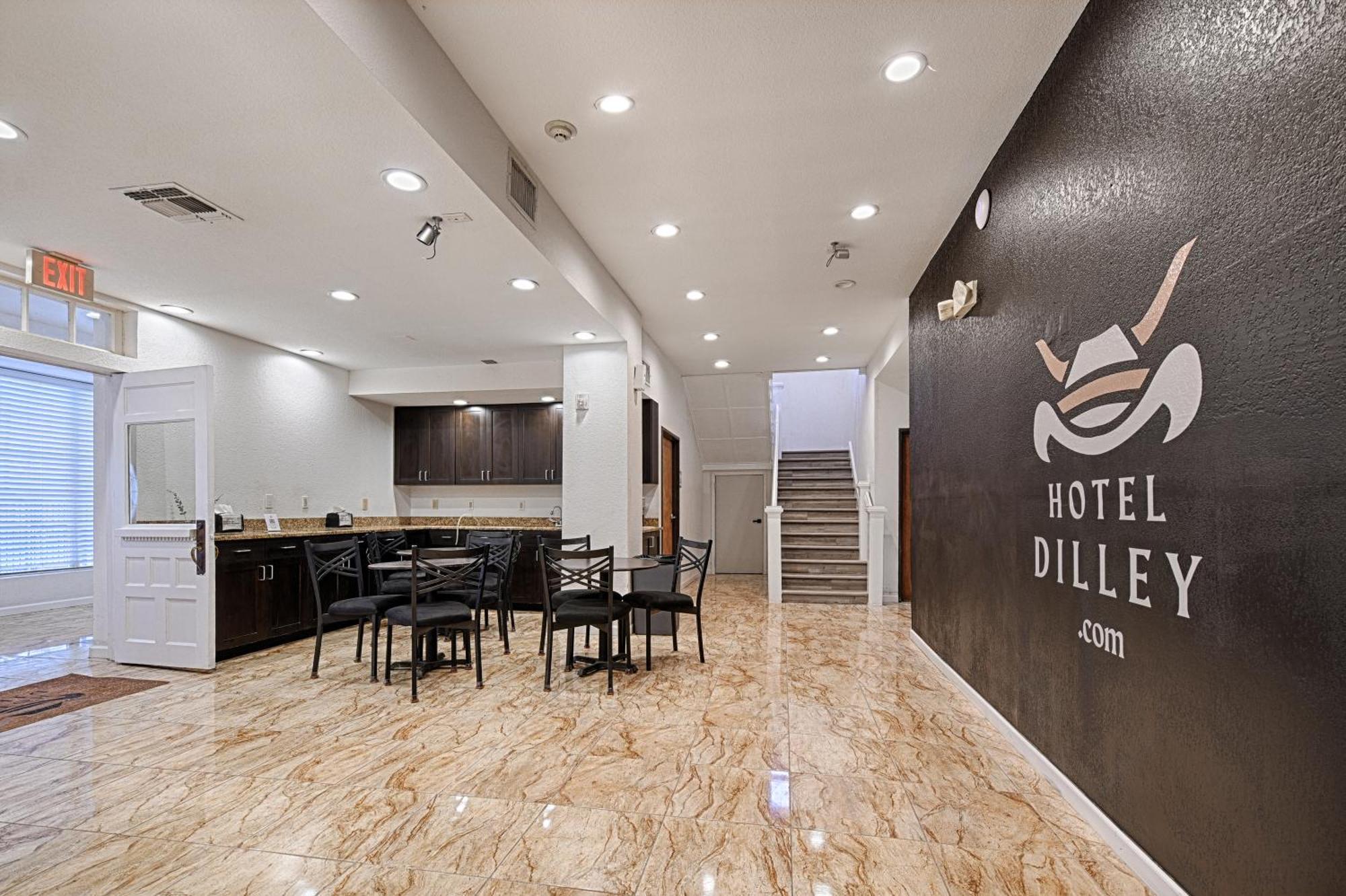 Hotel Dilley Grand 外观 照片