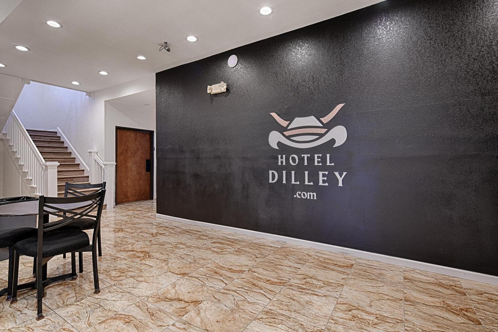 Hotel Dilley Grand 外观 照片